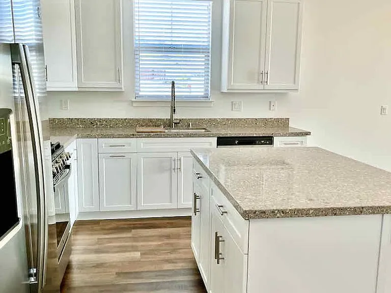 Emerald Ridge Apartments — Photo 24