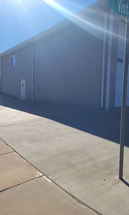 2nd image of 915 Vista Ave
