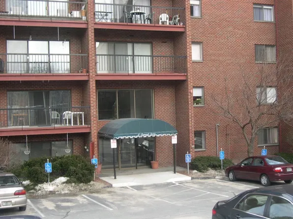 3 Summit Dr APT 18, Reading, MA 01867