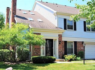 2453 Towne Blvd, Arlington Heights, IL 60004