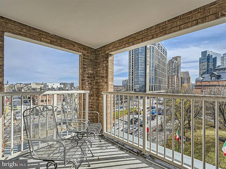 250 President St #211 — Photo 49