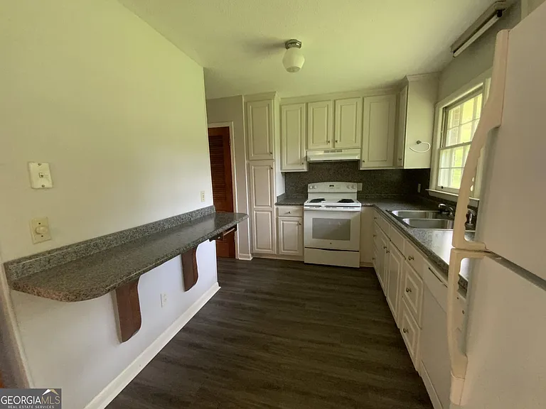 404 Marvin Ave — Photo 6