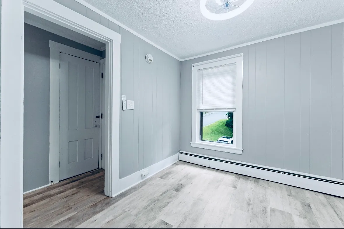 1 bed, 800 sqft, $1,350 — Photo 2