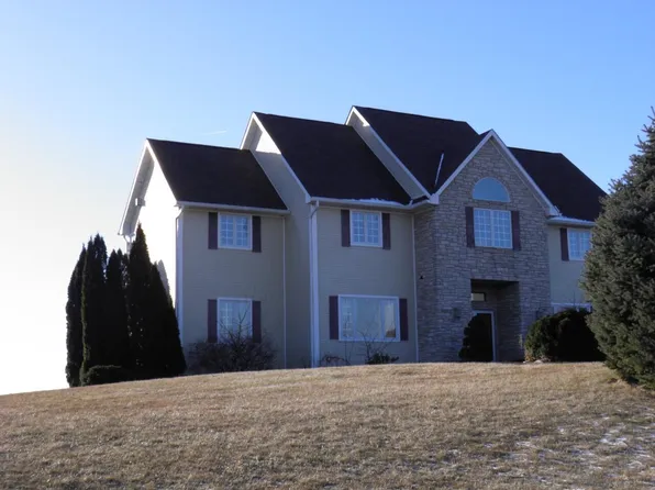 3486 Big Sky Dr, Muscatine, IA 52761