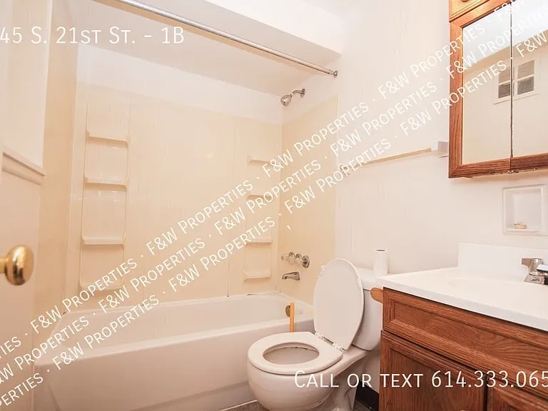 245 S 21st St #1B — Photo 6