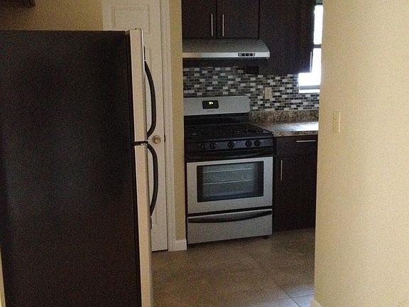 3rd image of 9520 Waltham St Fl 1ST