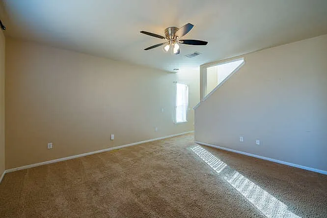 402 Zenith Rd — Photo 36