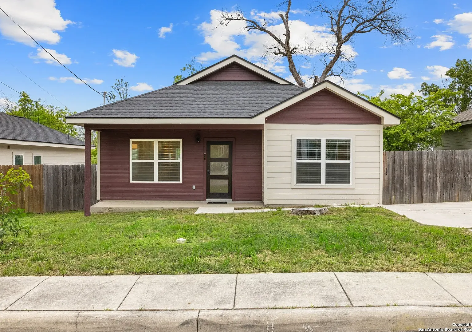 3 bed, 1280 sqft, $1,650 — Photo 1