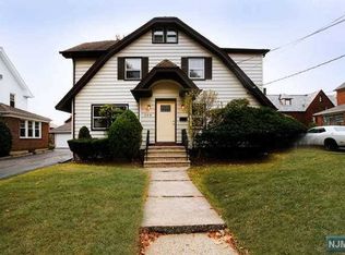 208 Grayson Pl, Teaneck, NJ 07666