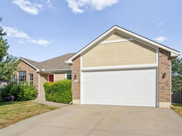 805 SW Bobcat St, Oak Grove, MO 64075