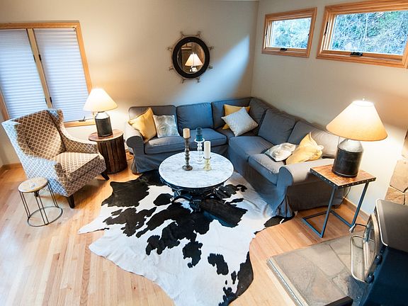 3rd image of 375 Deer Valley Dr