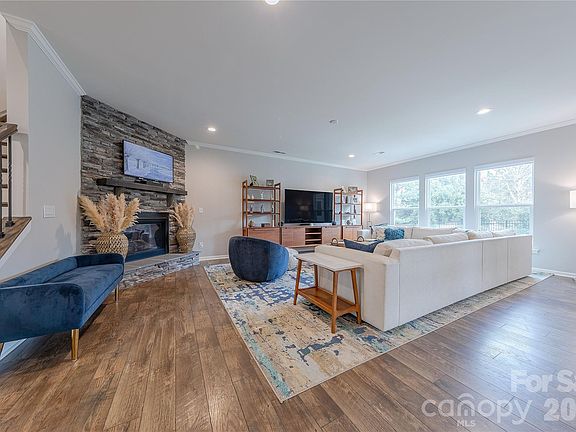 5th image of 270 Hampton Trail Dr