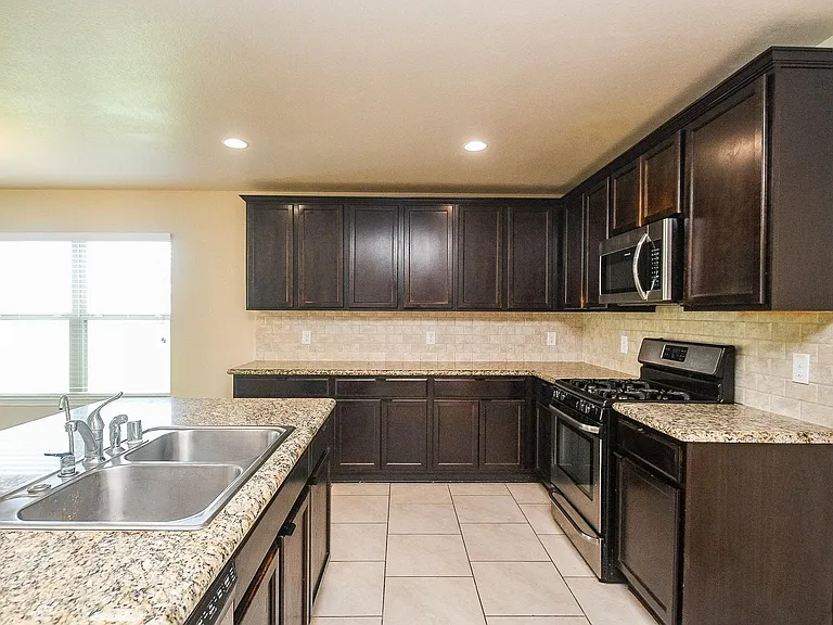 29251 Jacobs River Dr — Photo 4