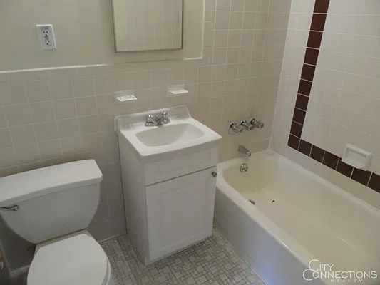 Rented by City Connections Realty | media 10