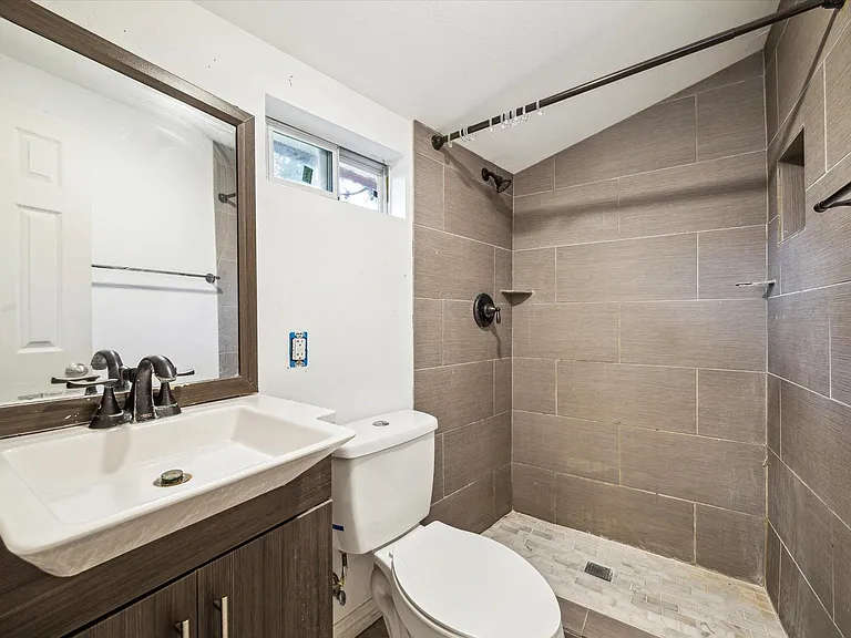 21423 Park Valley Dr — Photo 23