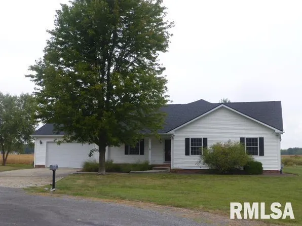 14 Brantley Ct, Taylorville, IL 62568