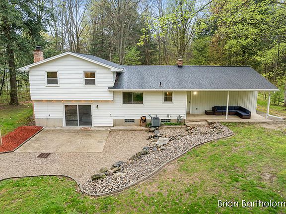 2nd image of 11672 Long Lake Dr NW