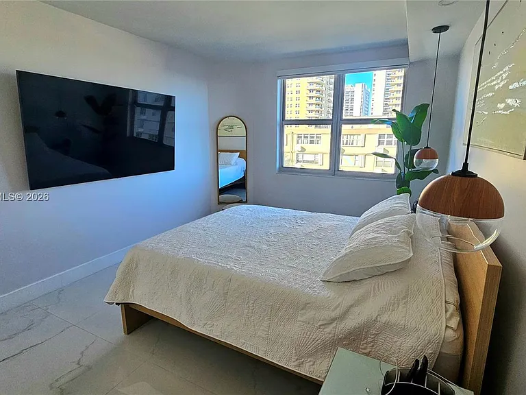 1950 S Ocean Dr #3D — Photo 20