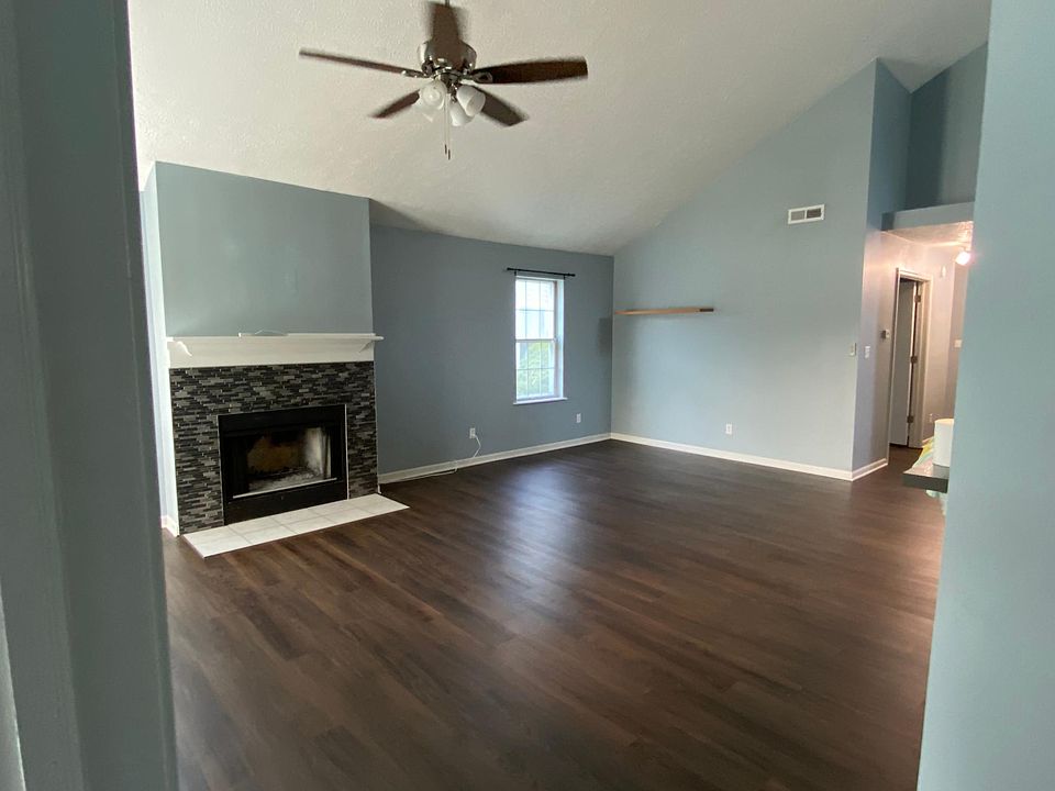 Living Room/Family Room with Fireplace