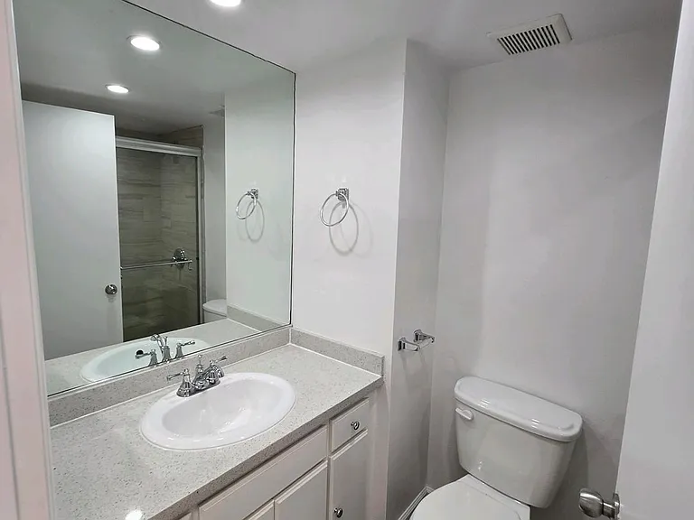 Sherman Oaks Area apartment close to local shops and Restaurants — Photo 8