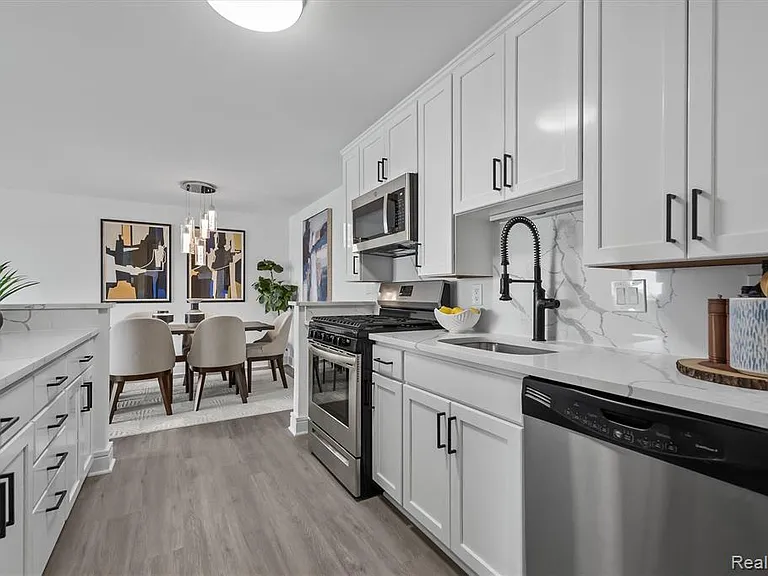 411 S Old Woodward Ave #924 — Photo 9