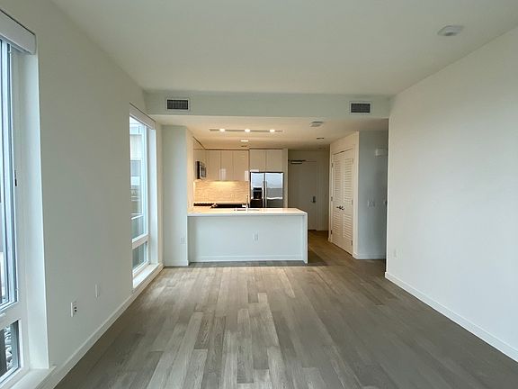 3rd image of 10 Kennedy Pl #101