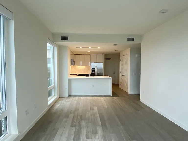 10 Kennedy Pl #101 — Photo 3