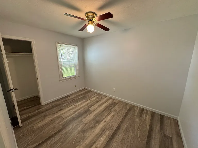 1411 Eastwood Ave — Photo 10