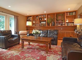 8022 NE Hidden Cove Rd, Bainbridge Island, WA 98110