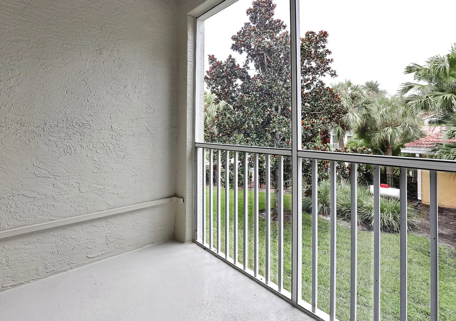 3bd/3bth In Las Palmas, Near UTC w/ Garage — Photo 2