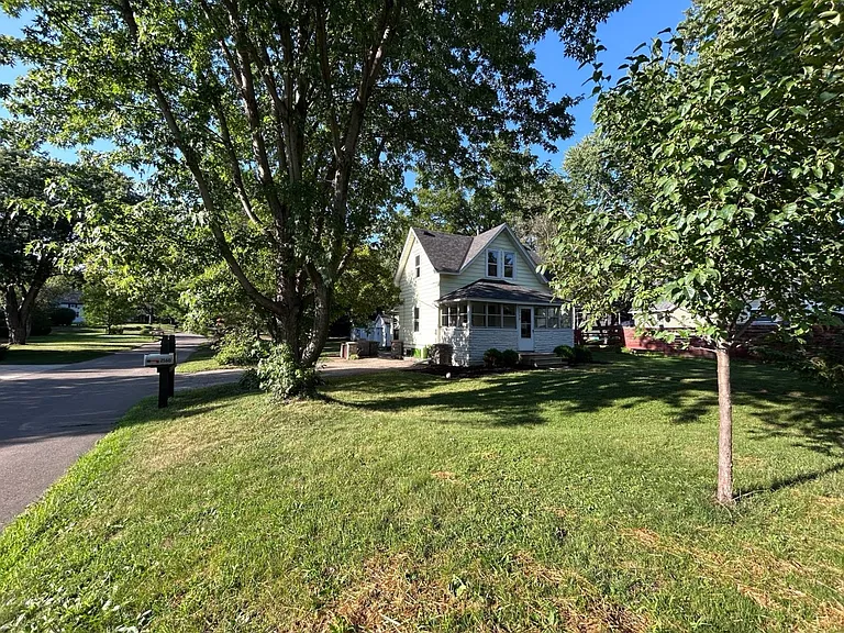 2170 Prospect Ave — Photo 23