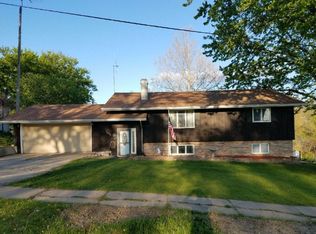 1304 Loomis Ave, Corning, IA 50841