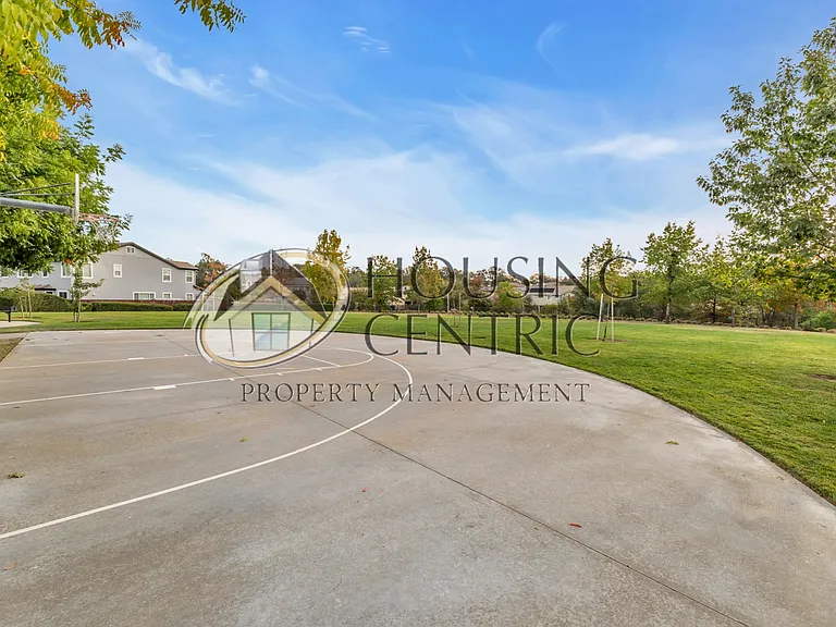 637 Lincoln Ct — Photo 72