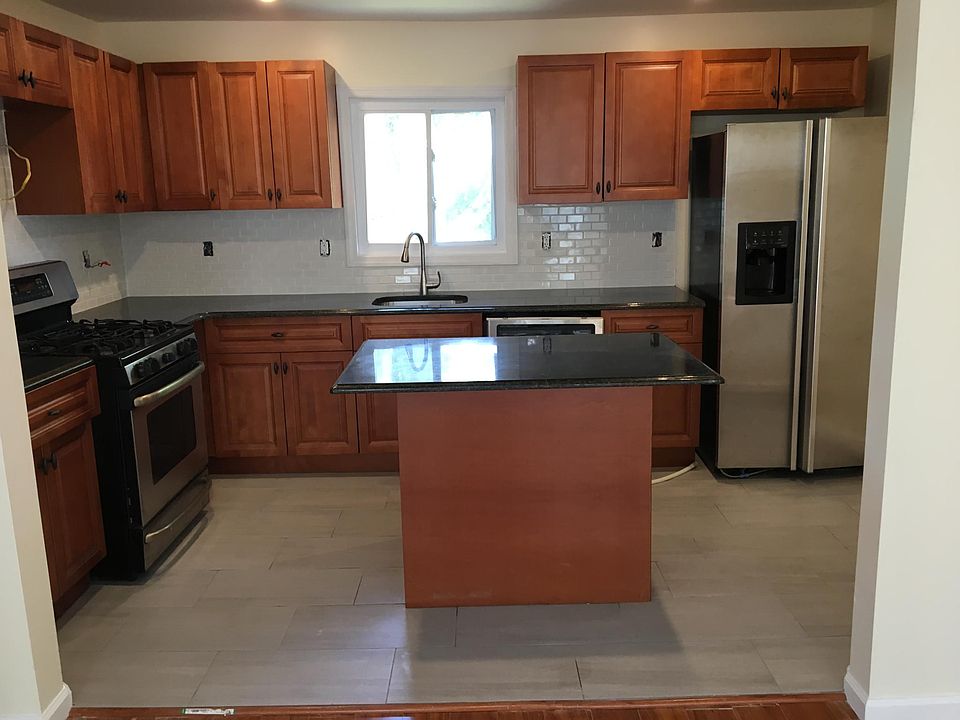 Kitchen with center island