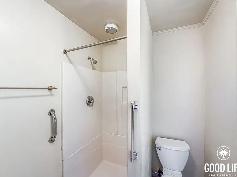 3895 King St — Photo 12