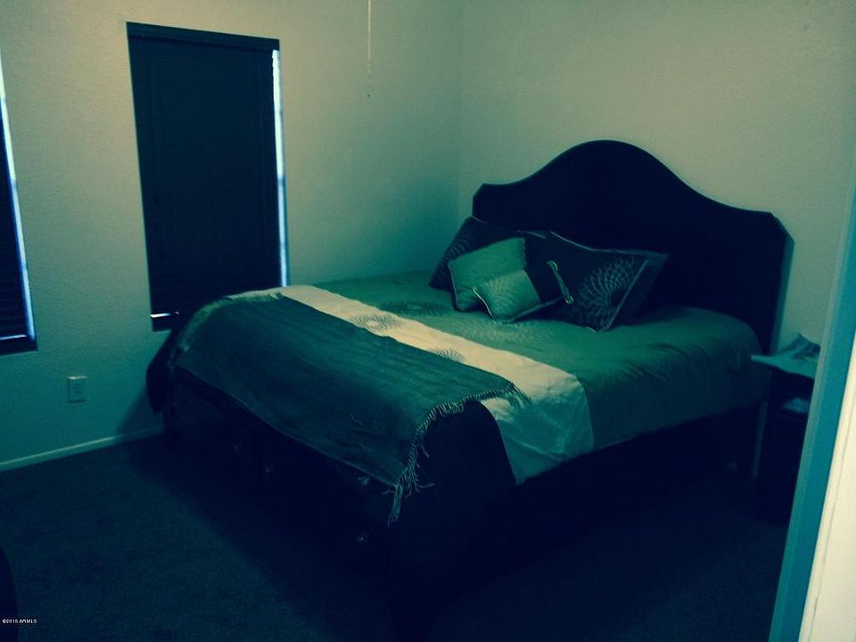 2nd image of 1601 N Saba St Unit 336