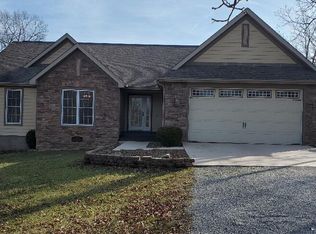907 Clint Lowe Rd, Crossville, TN 38572