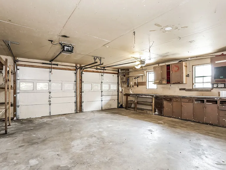 2313 Roanoke Cir — Photo 14