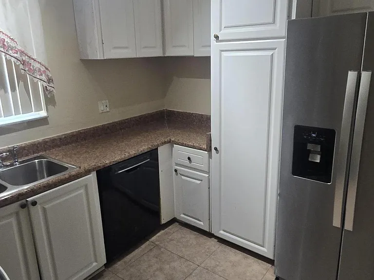 4941 Marbella Rd N — Photo 2