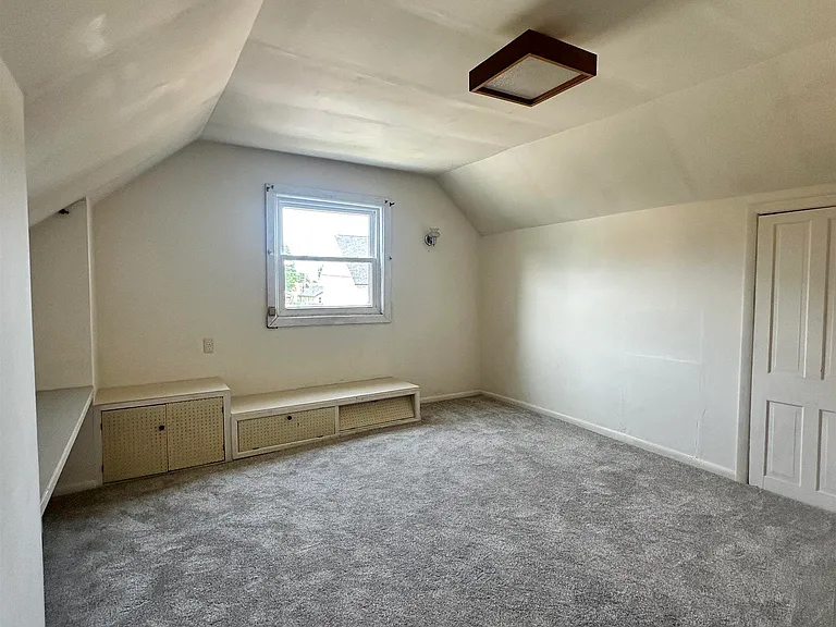 235 S Seminary St — Photo 28