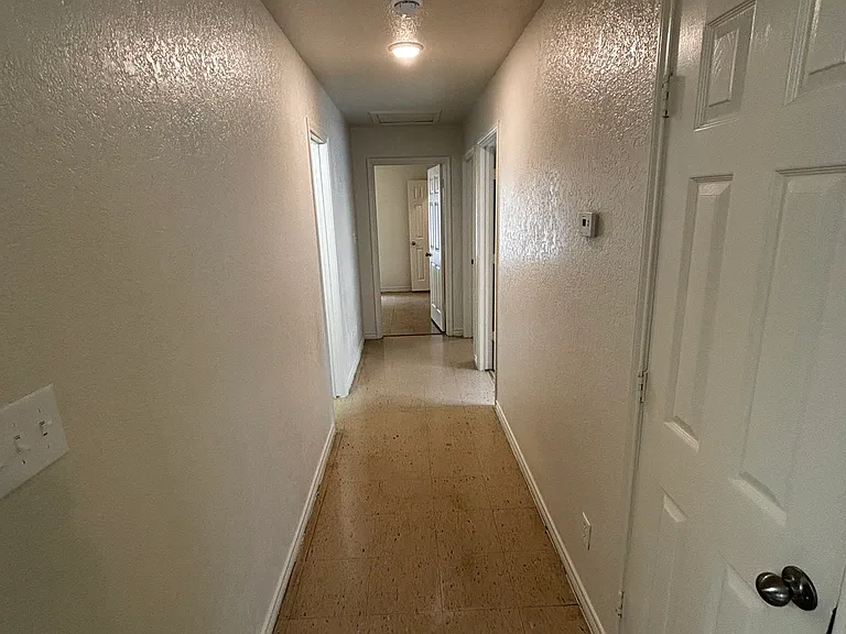 814 S Martin Luther King Jr Dr — Photo 10