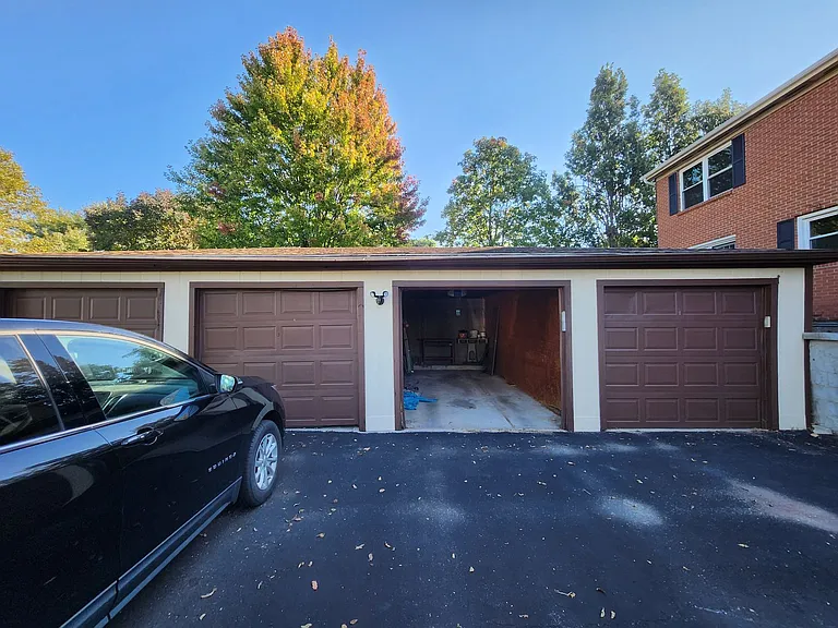 7742 Brams Hill Dr — Photo 13