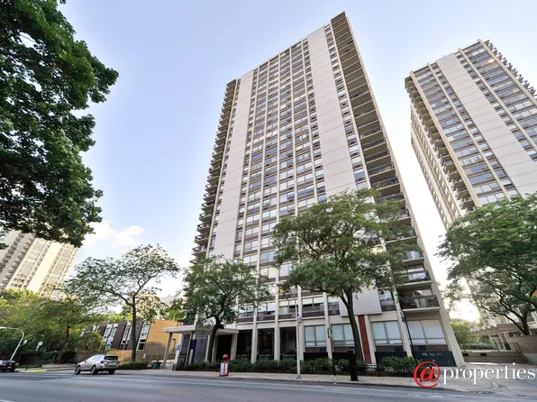 1355 N Sandburg Ter, Chicago, IL 60610