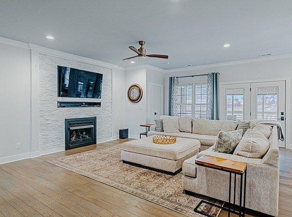 2nd image of 4645 Forest Dr