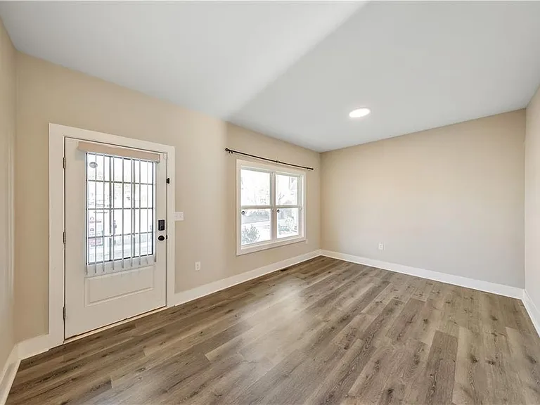 336 Nobleman Way — Photo 44