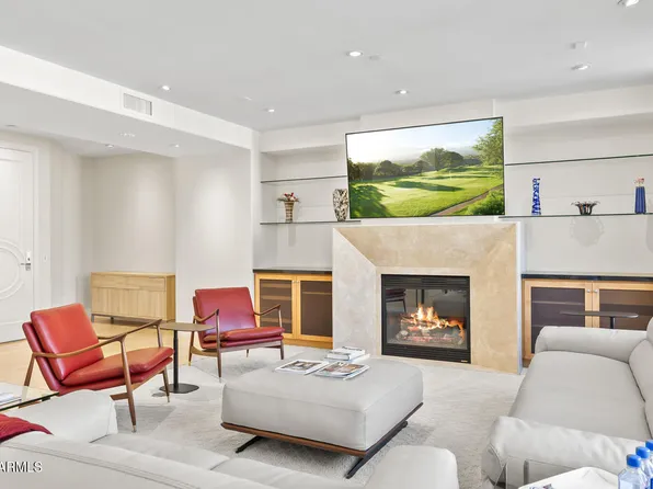 2402 E ESPLANADE Lane #704, Phoenix, AZ 85016