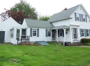 84 Grove St, Hopkinton, MA 01748
