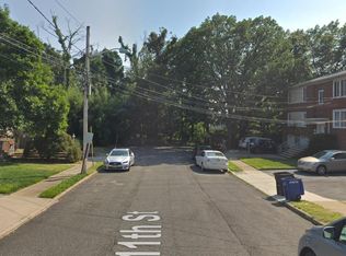 1527 11th St #B, Fort Lee, NJ 07024