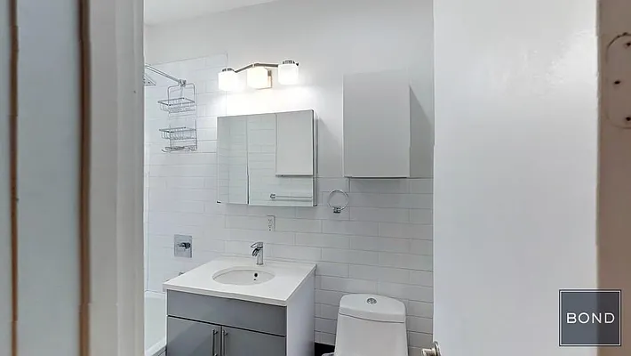 Rented by Bond New York | media 9