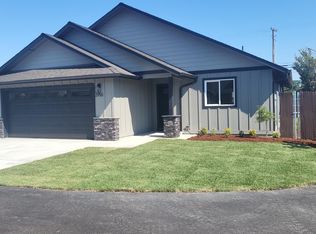 2950 Coopers Lndg, Grants Pass, OR 97527